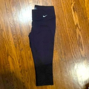 Black Nike drifit running capris, M